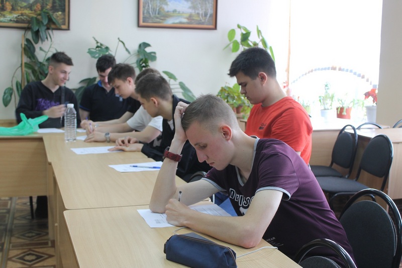 Тренинг школа агеева. Тренинг в школе. Оборудование для школы дебатов для студентов. Тренинг школа городских героев. Информационно Технологический колледж Пенза.